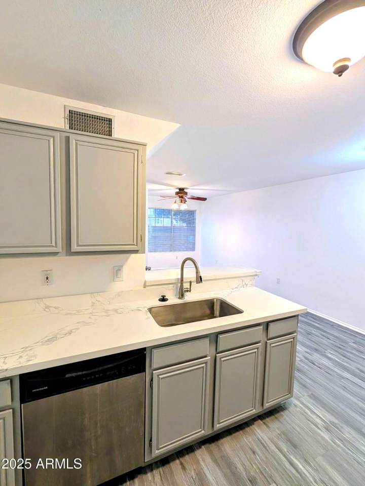 2301 University Drive - Photo 1