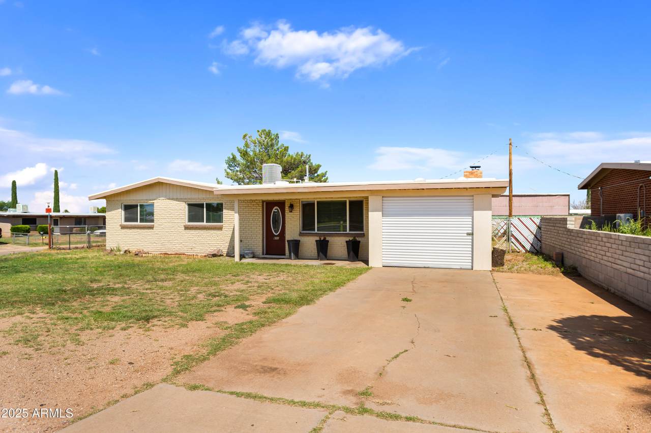 611 Carmichael Avenue - Photo 1