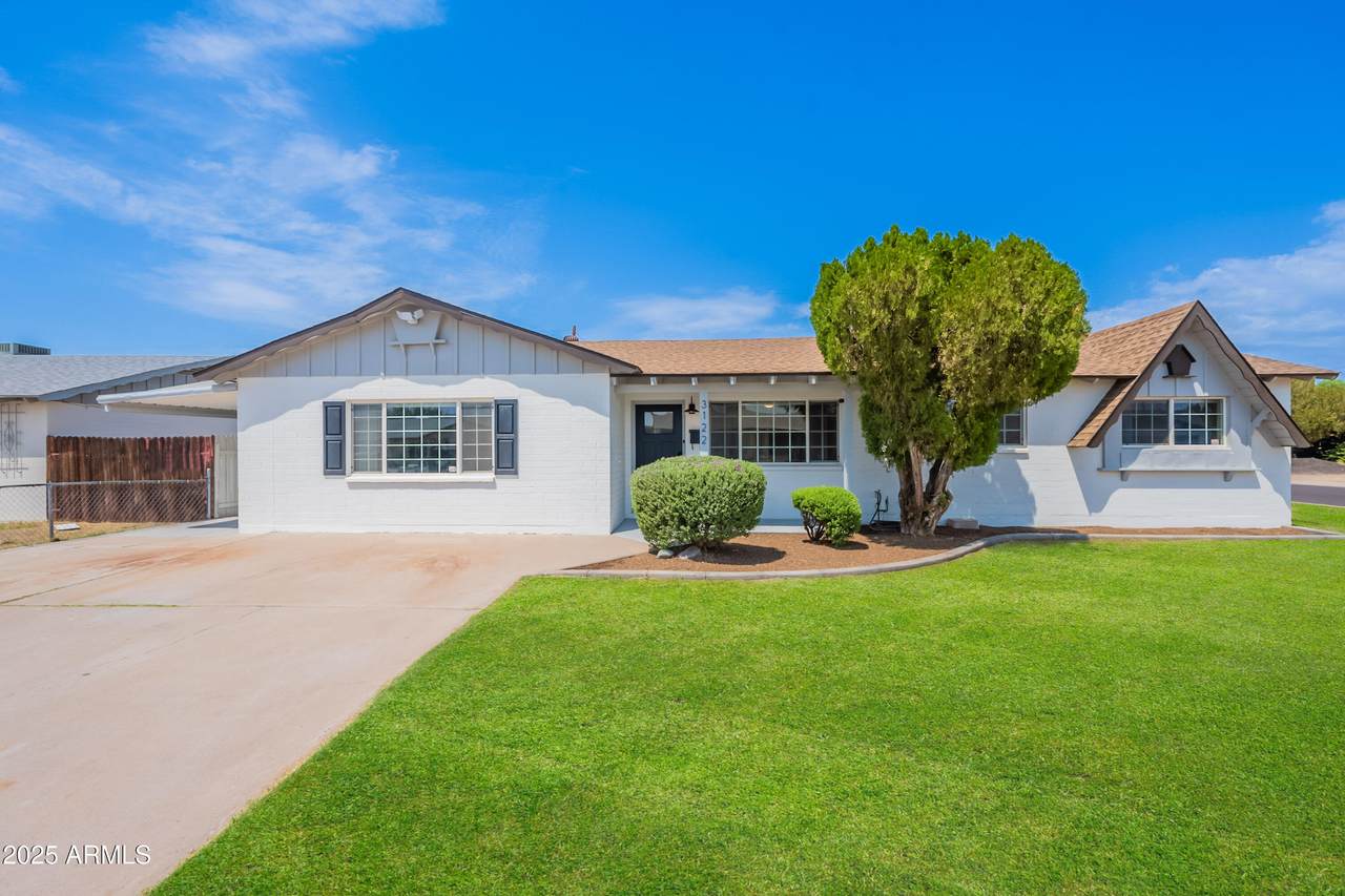 3122 Joan De Arc Avenue - Photo 1