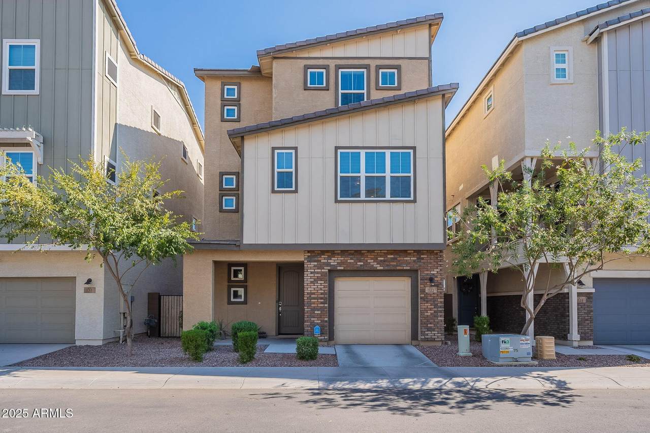 733 Flintlock Way - Photo 1