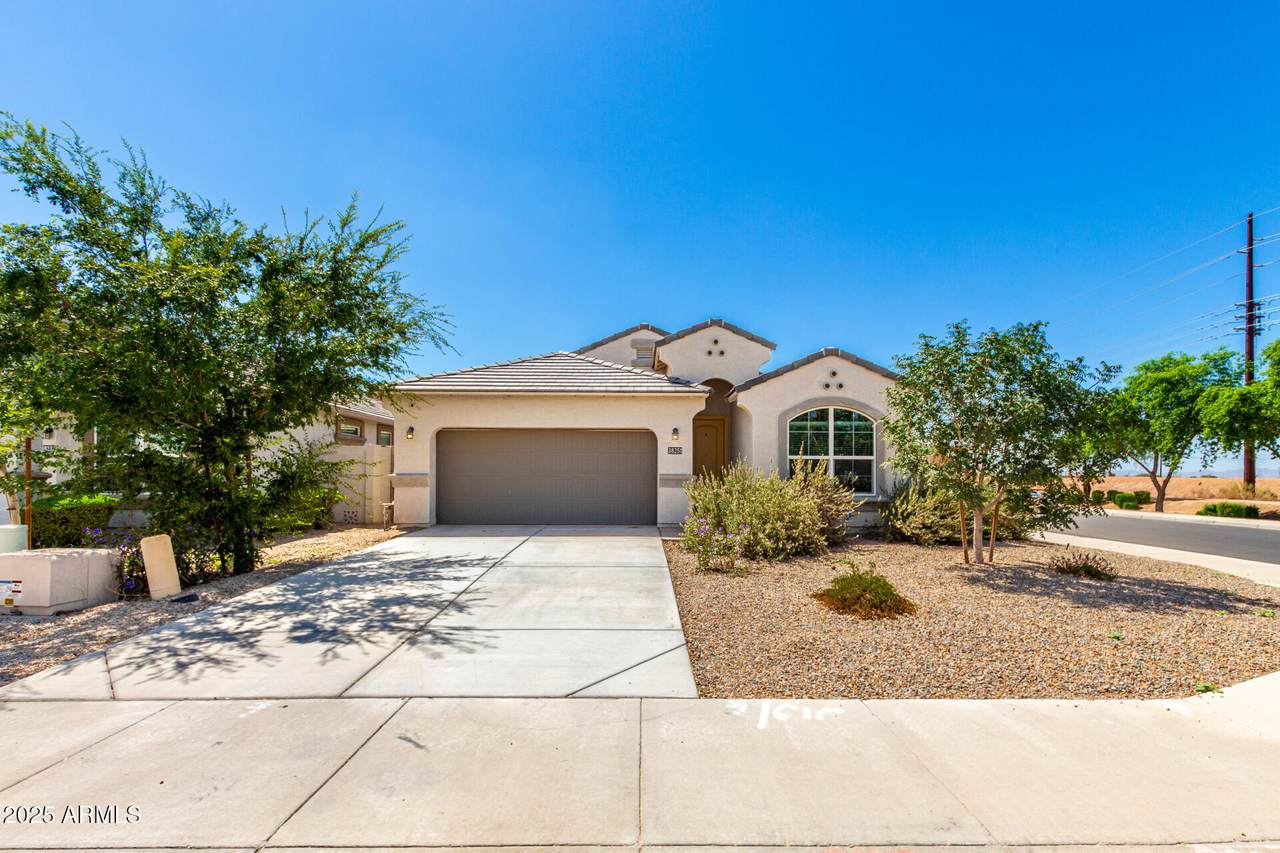 38251 San Alvarez Avenue - Photo 1