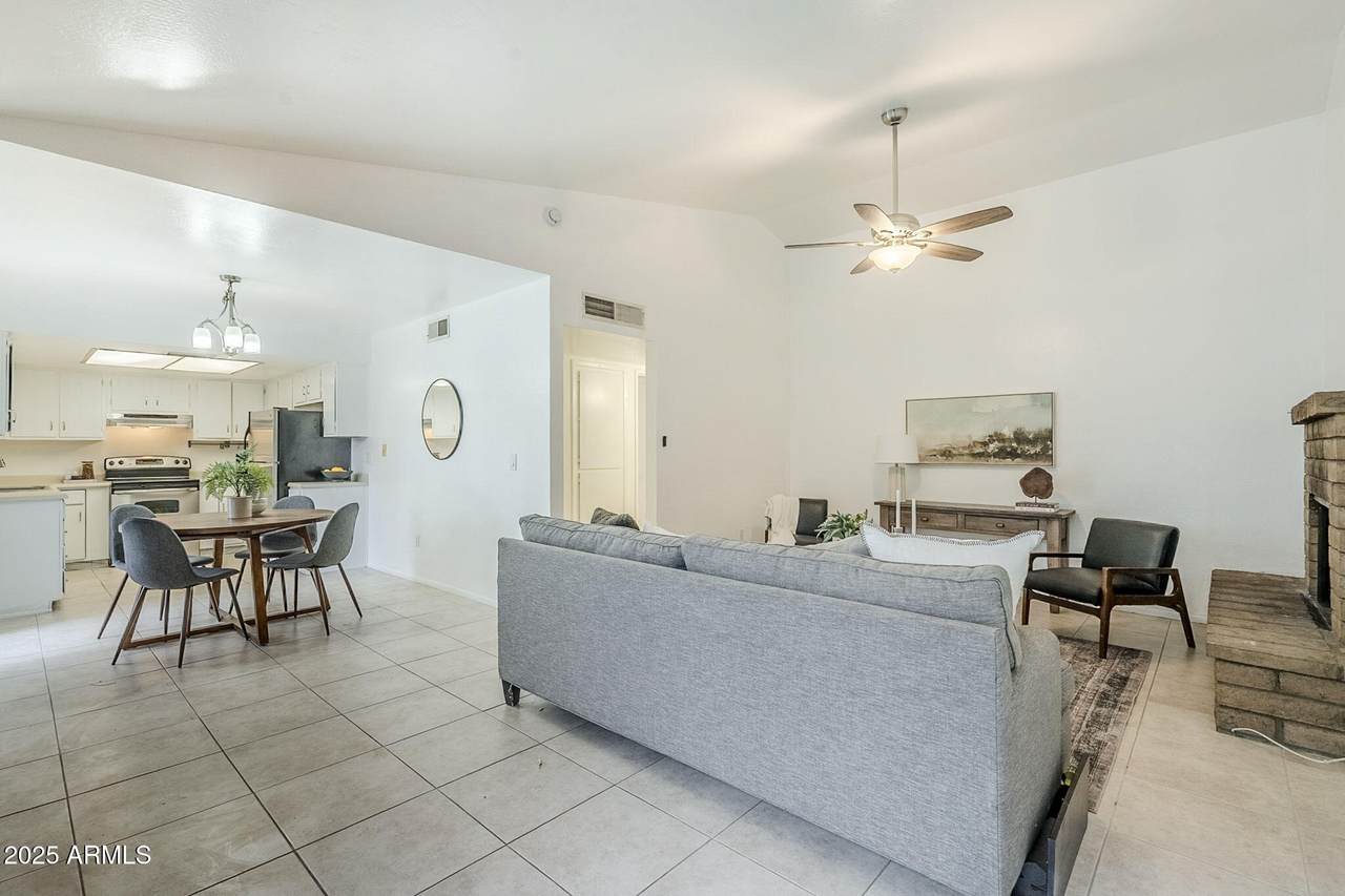 16 Loma Vista Drive - Photo 1