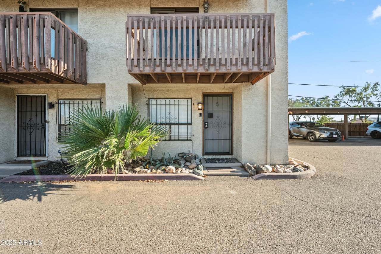 1618 32ND Street - Photo 1