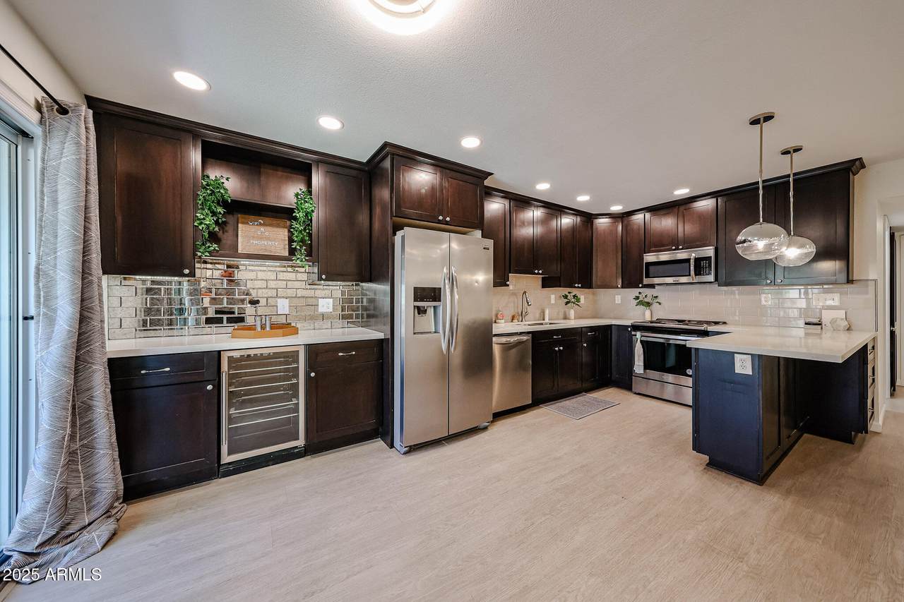 5525 Thomas Road - Photo 1