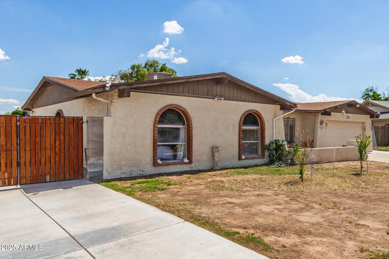 4601 Golden Lane - Photo 1