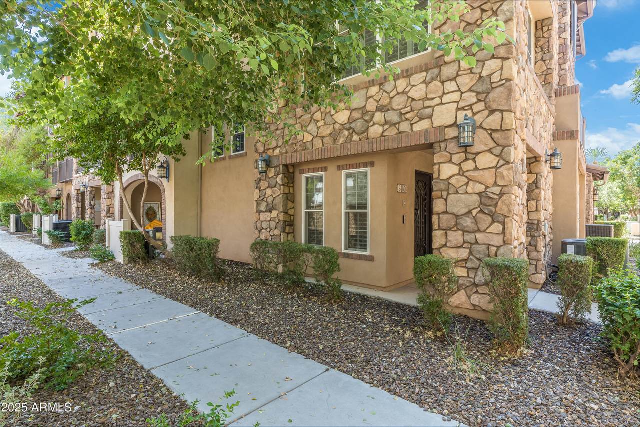 2450 Roma Avenue - Photo 1