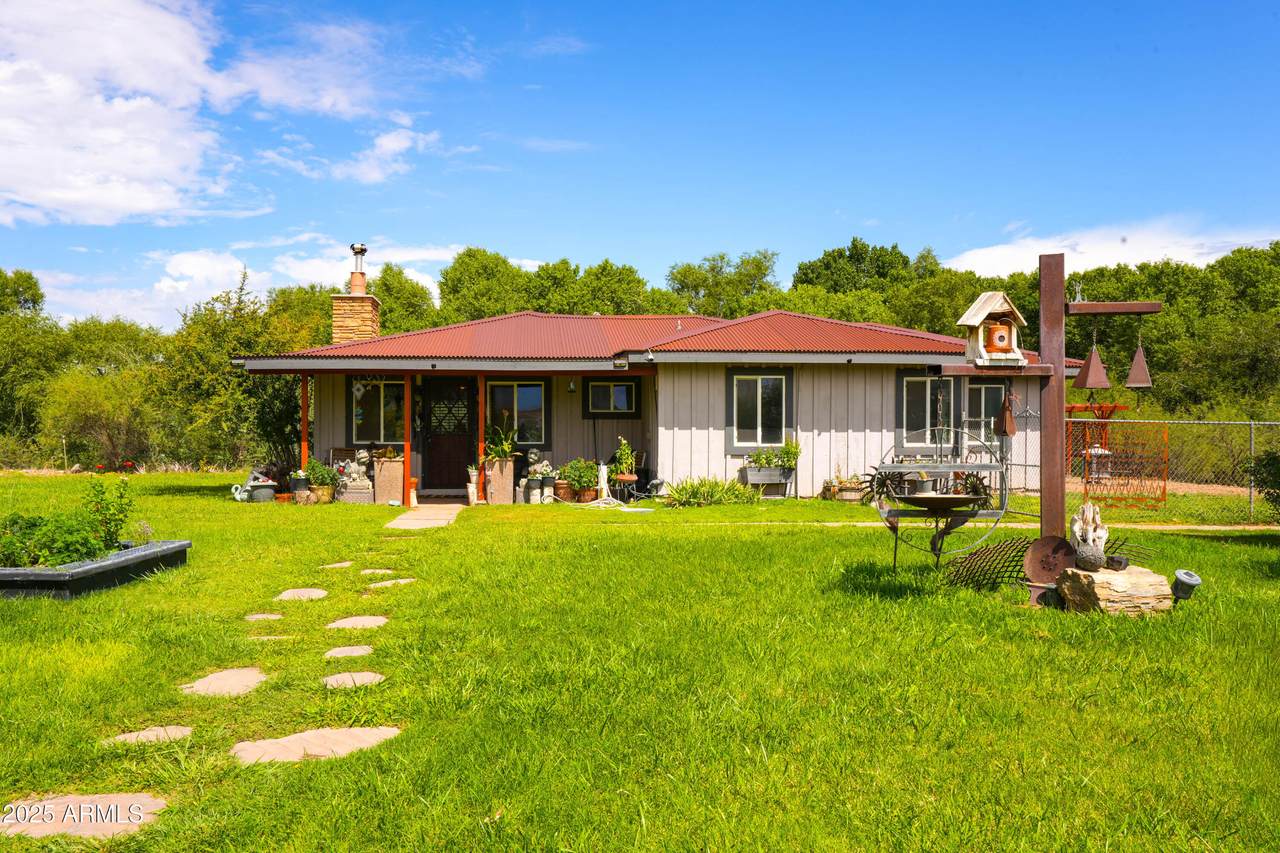 3380 Cloverleaf Ranch Road - Photo 1