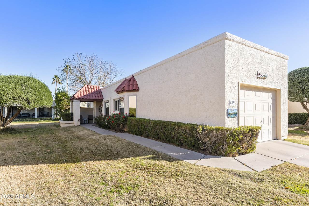 649 Arrowwood Way - Photo 1