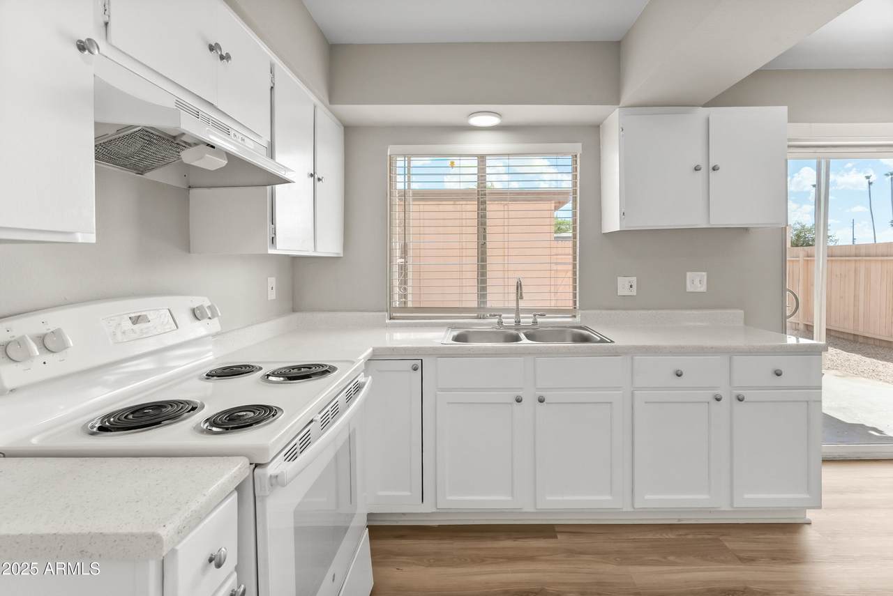 4625 Thomas Road - Photo 1