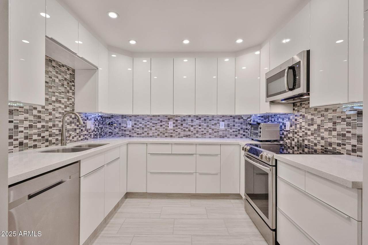 17404 99TH Avenue - Photo 1