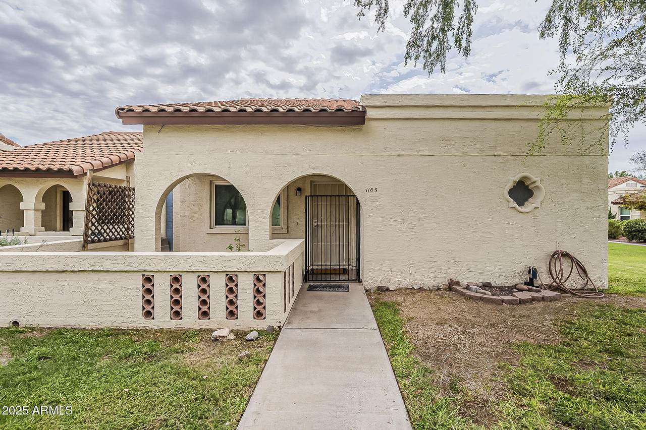 5136 Evergreen Street - Photo 1