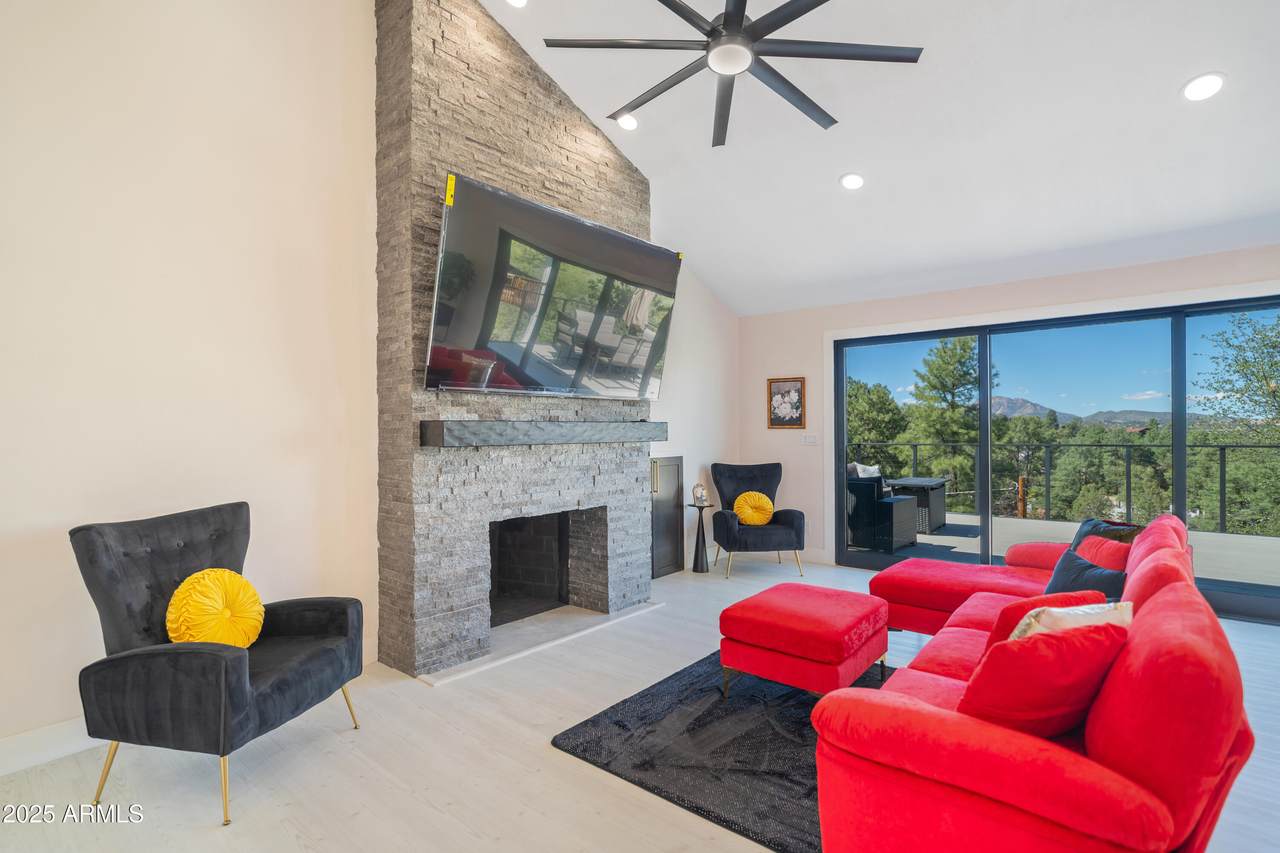 532 Hassayampa Drive - Photo 1