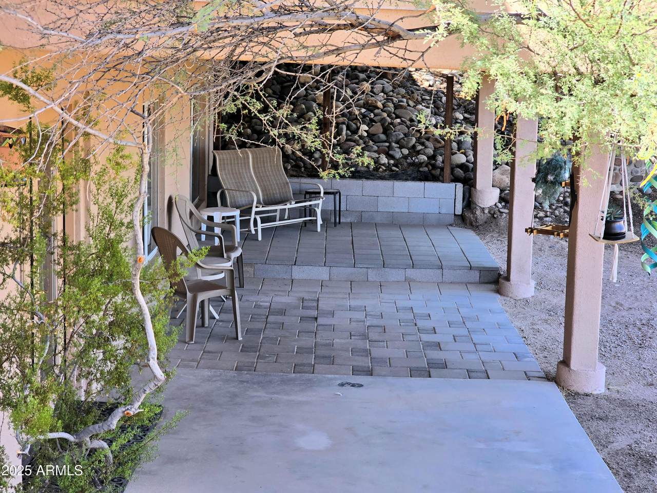 1290 Cherokee Lane - Photo 1