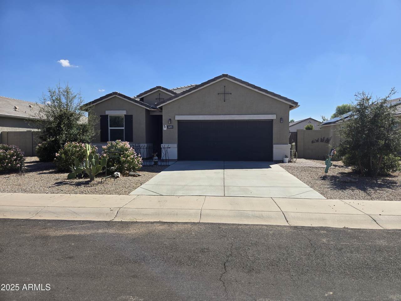 36093 Madrid Avenue - Photo 1