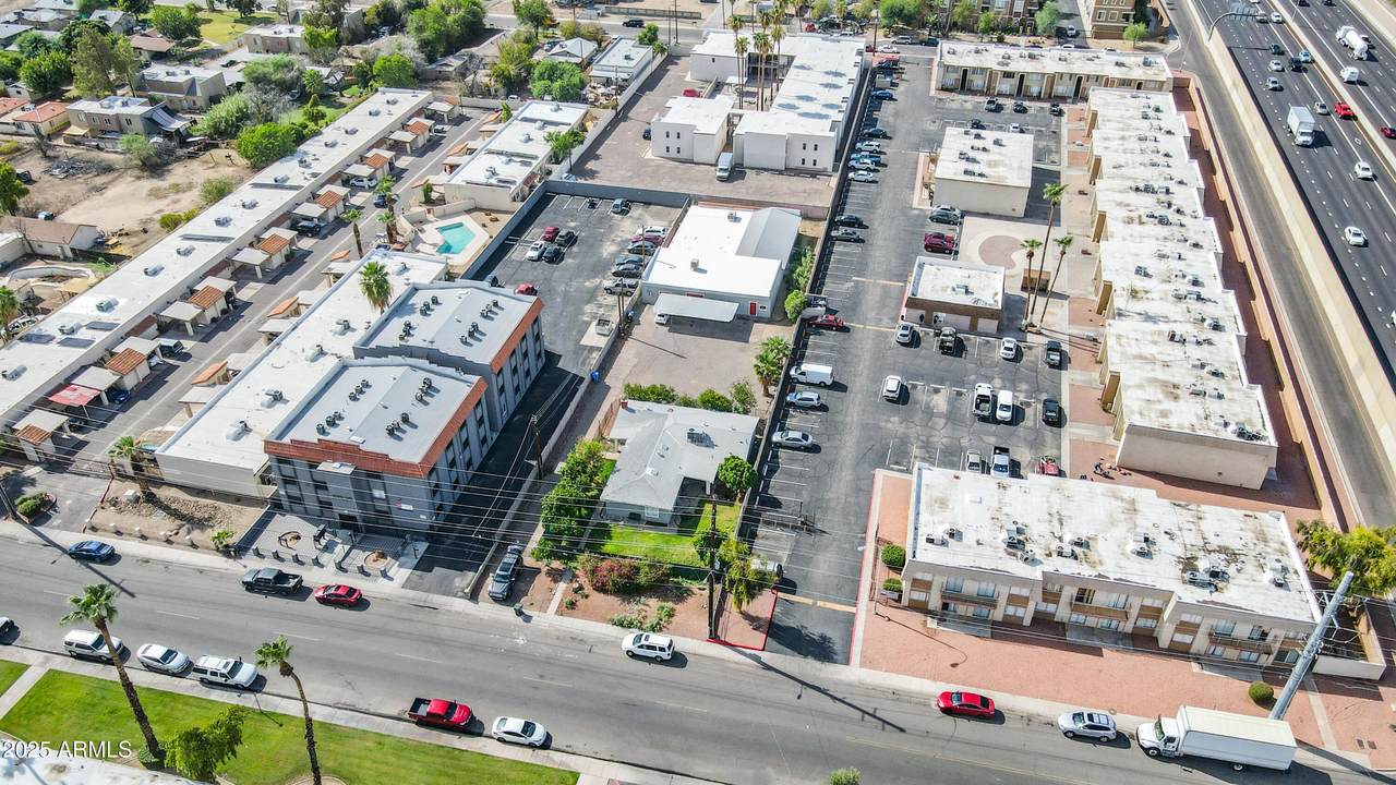 2423 Campbell Avenue - Photo 1