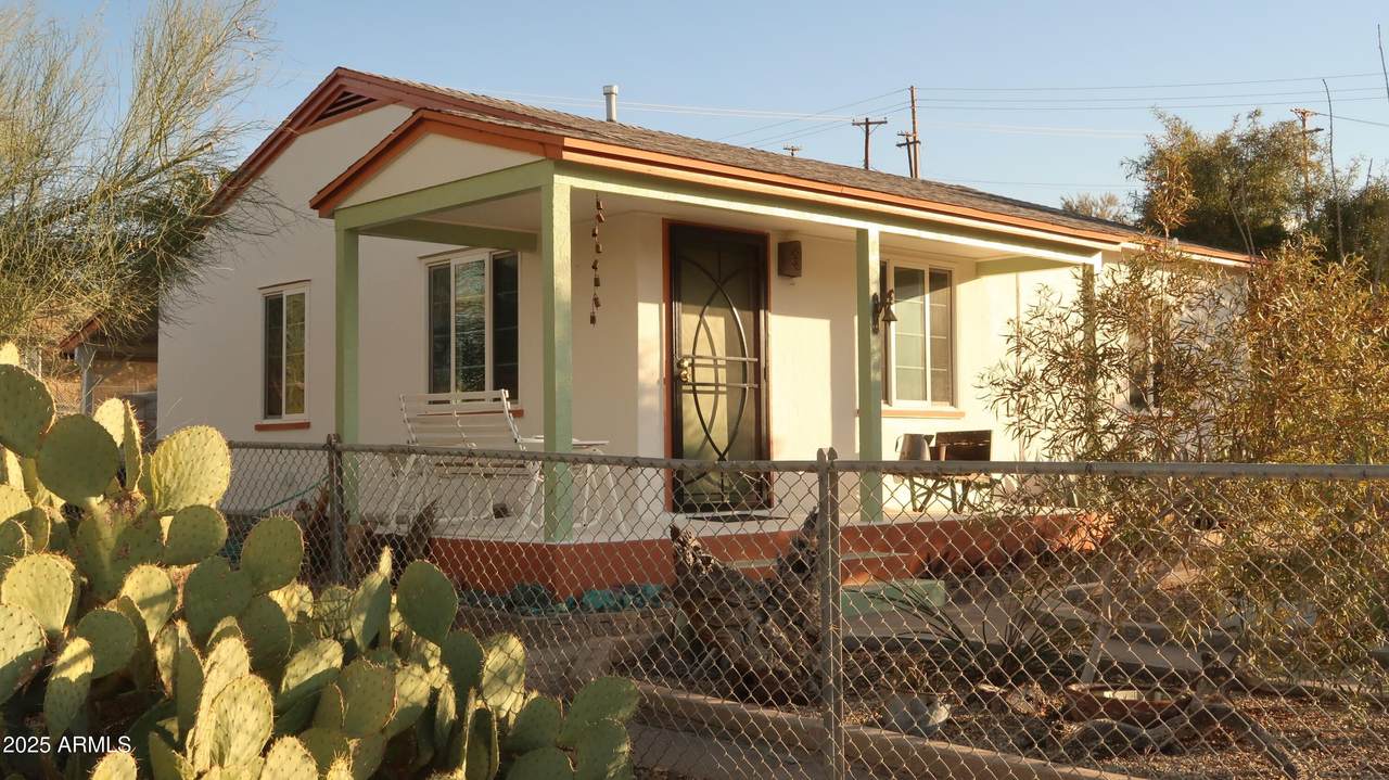 301 Estrella Avenue - Photo 1