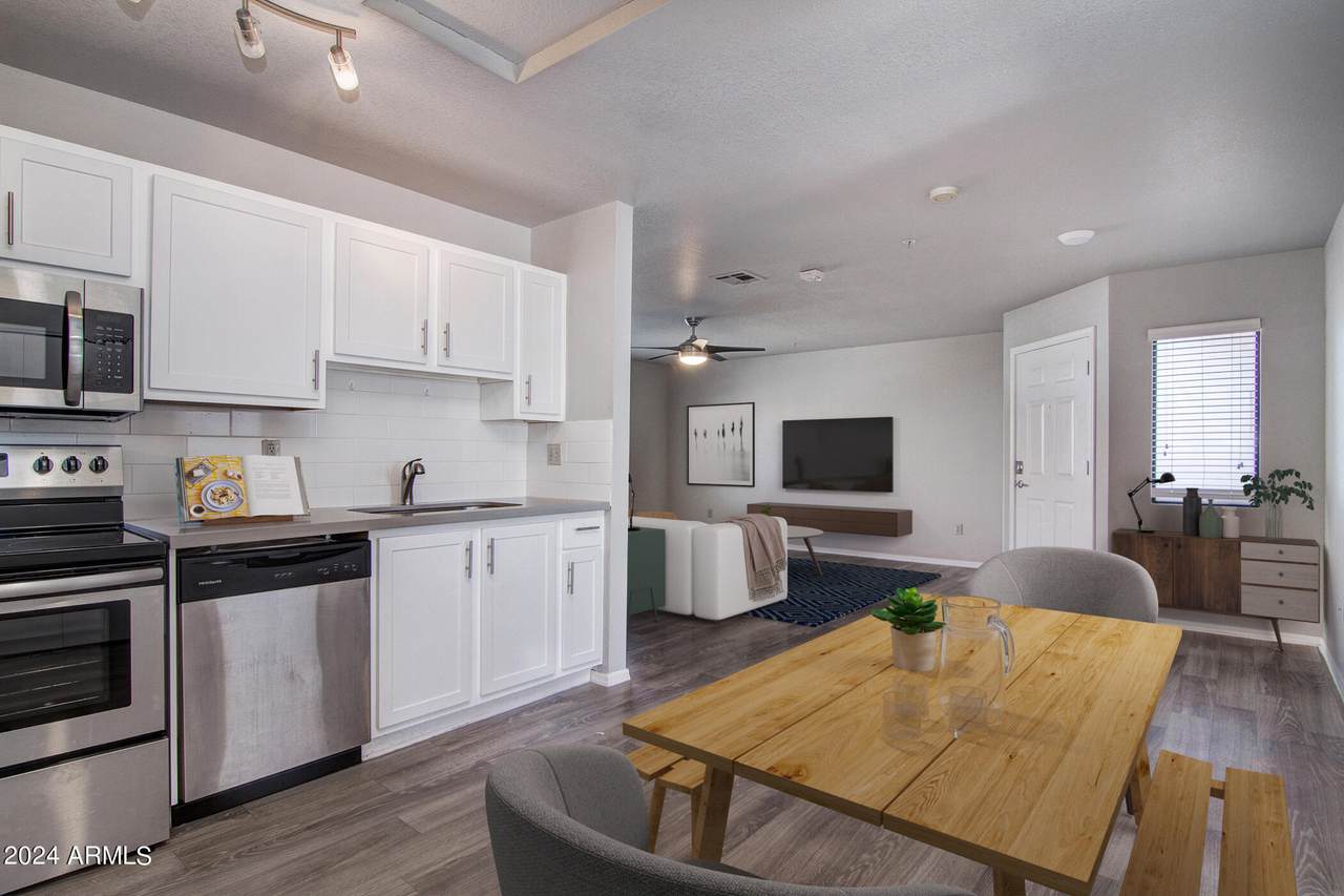 36 Vaughn Avenue - Photo 1