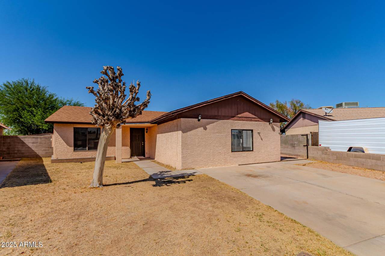 912 1ST Street - Photo 1