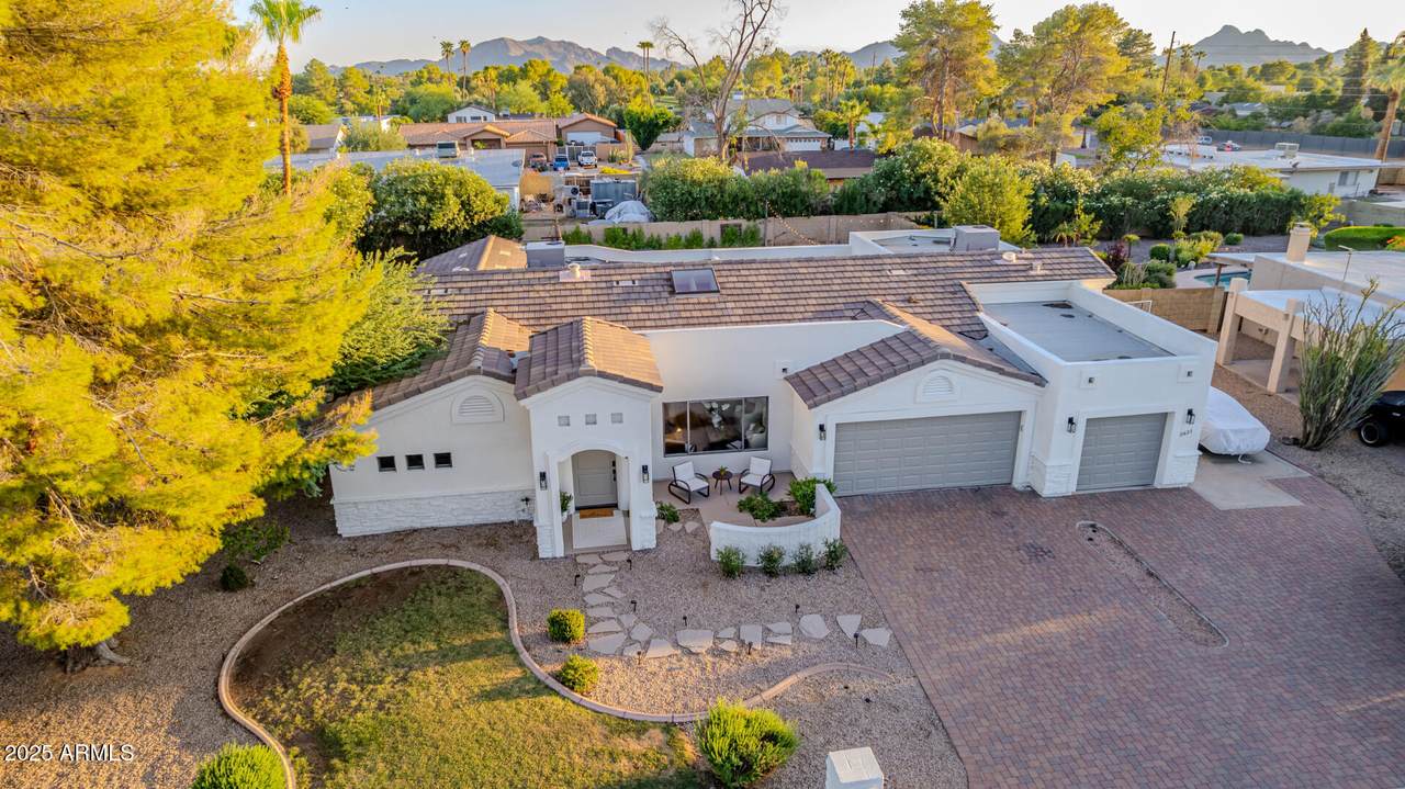 5621 Voltaire Avenue - Photo 1