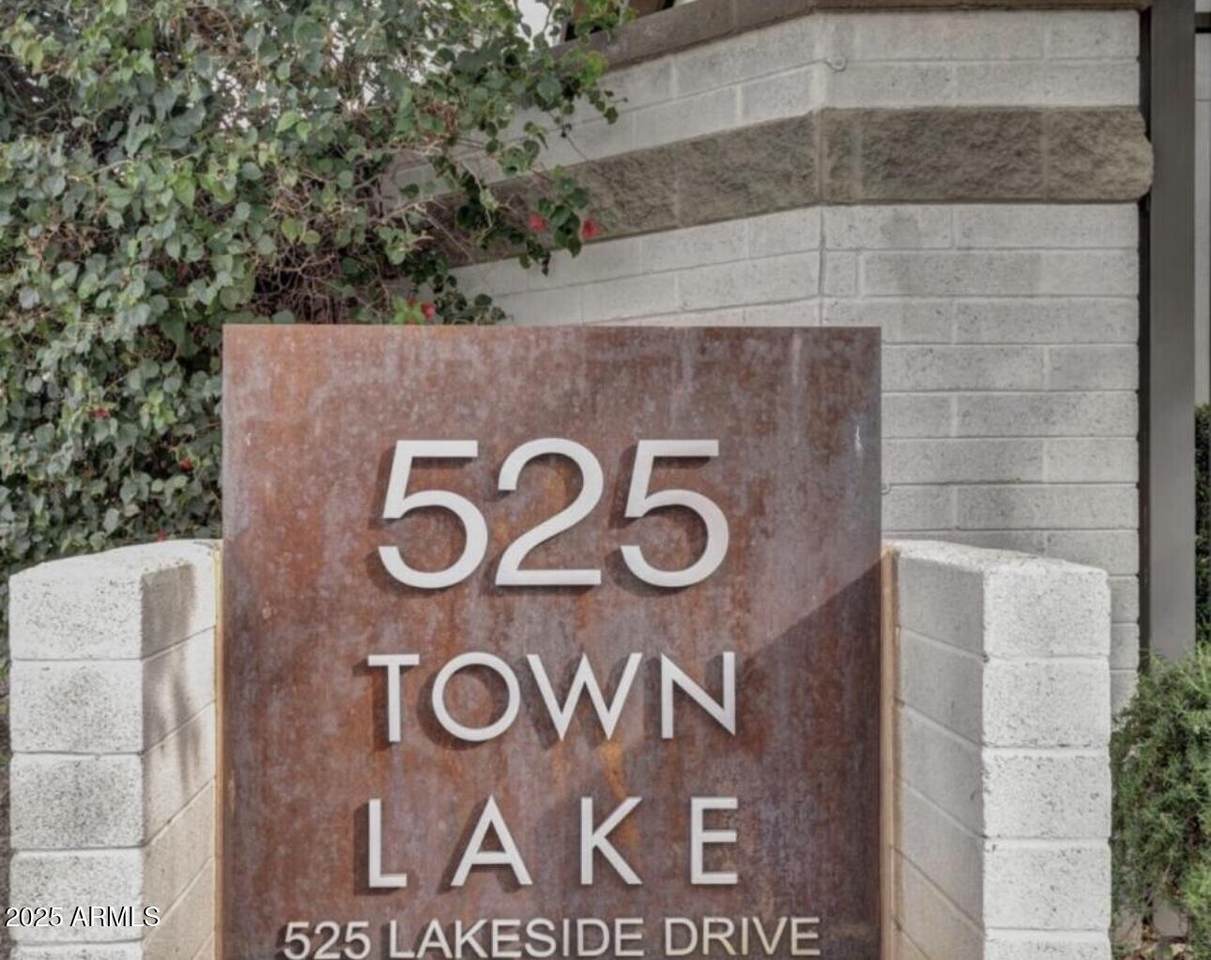 525 Lakeside Drive - Photo 1