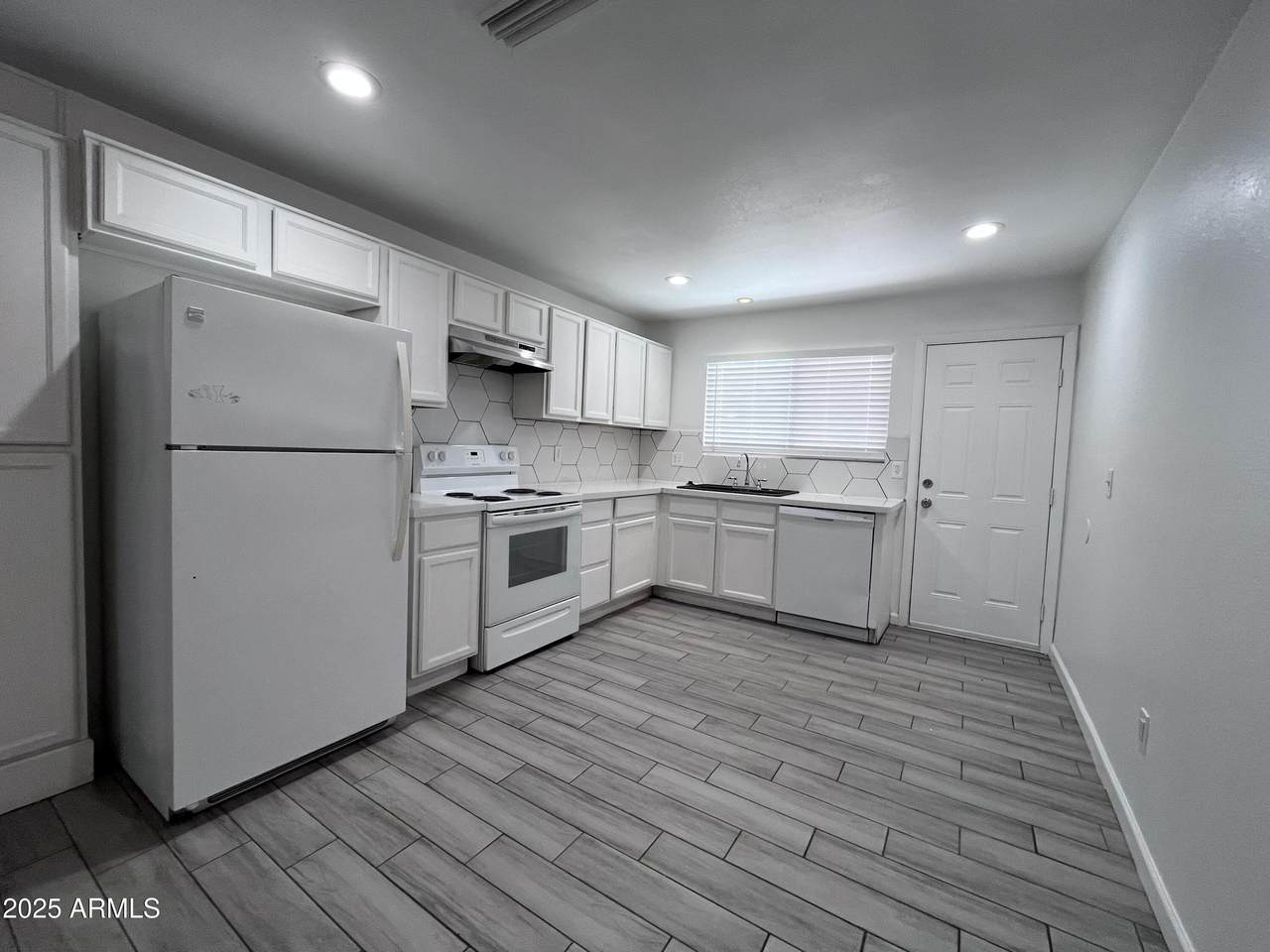 3302 Loma Lane - Photo 1