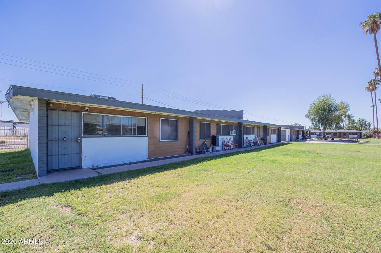 2123 Devonshire Avenue - Photo 1