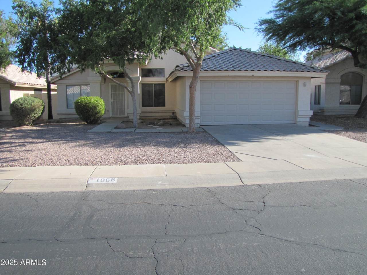 1866 Tremaine Avenue - Photo 1