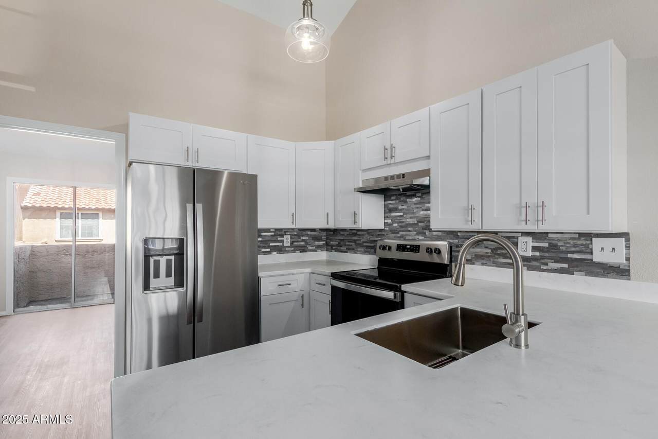 4601 102ND Avenue - Photo 1