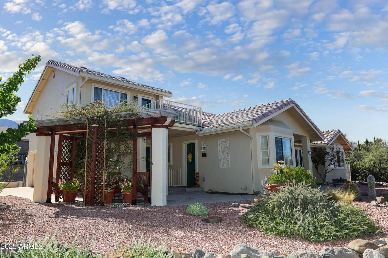 240 Rogers Place - Photo 1