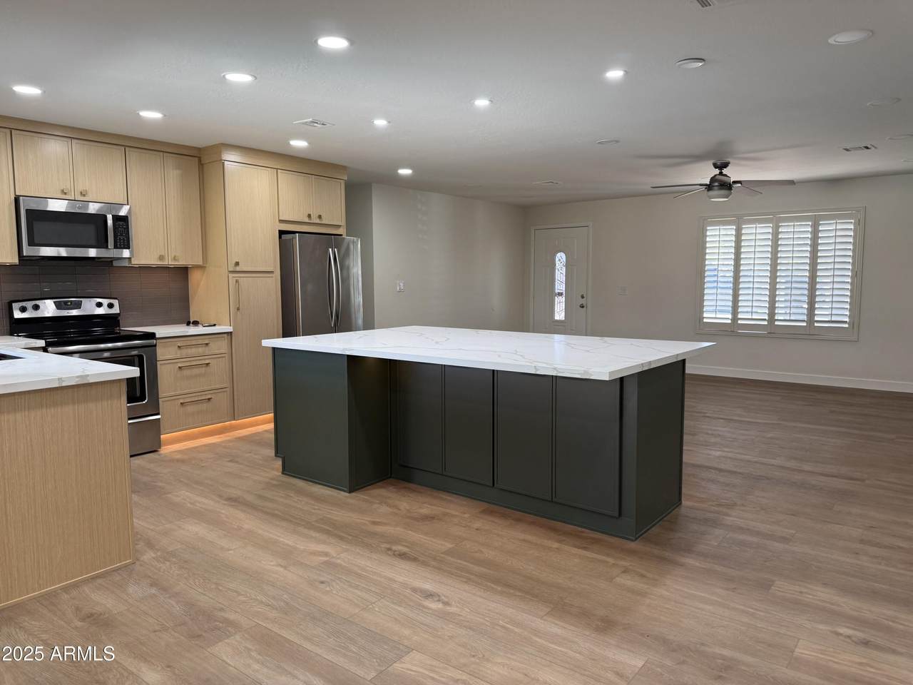 11827 35TH Street - Photo 1