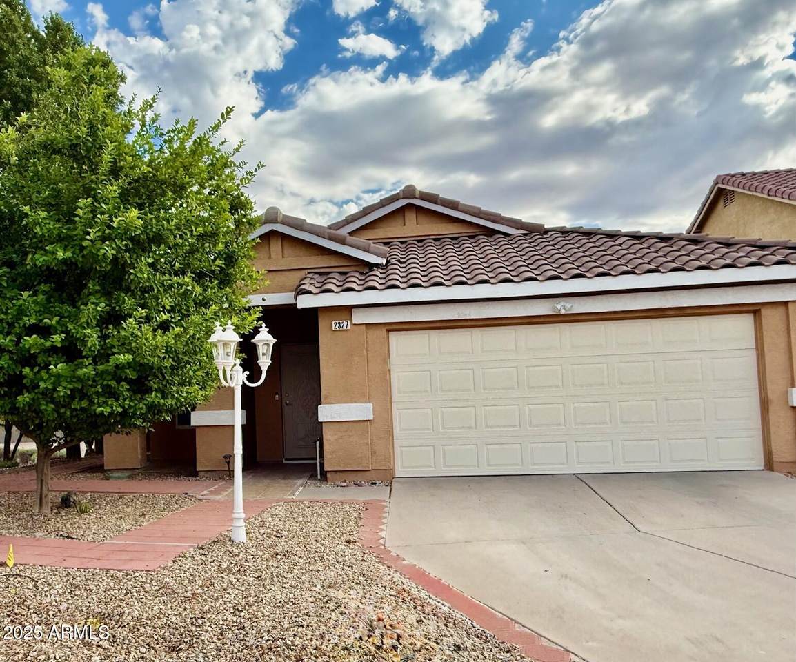 2327 Winchester Place - Photo 1