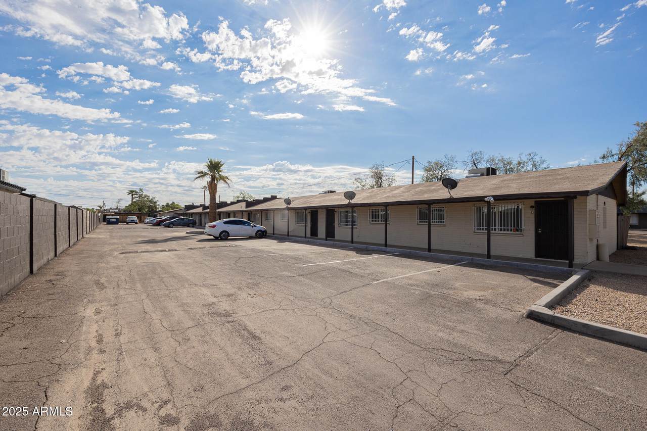 1915 26TH Place - Photo 1