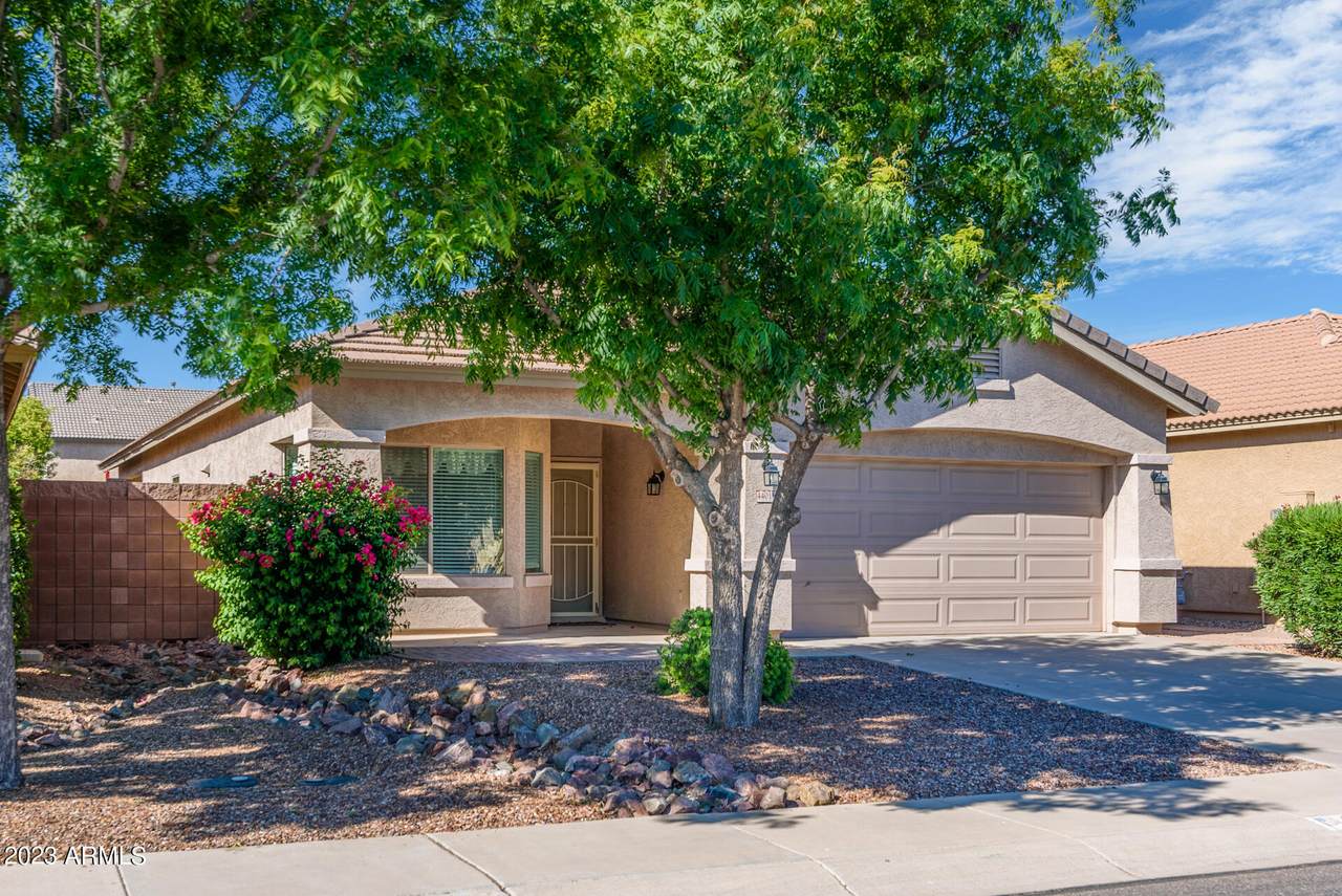 44016 Pioneer Road - Photo 1