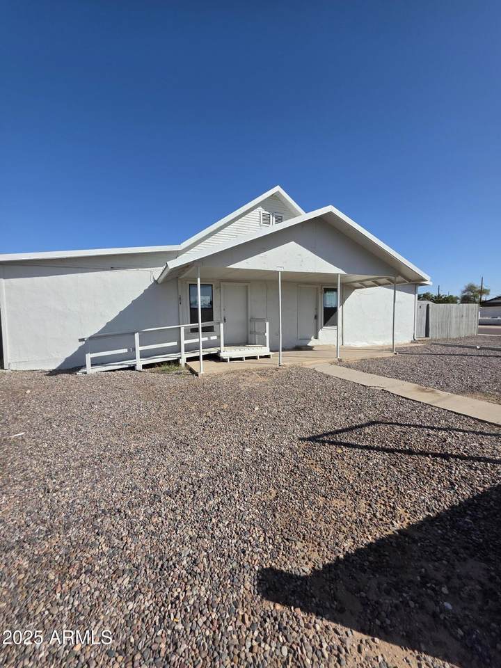 214 Centre Avenue - Photo 1