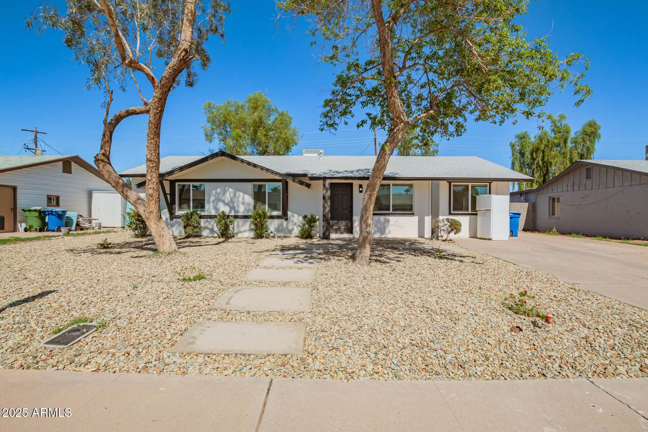 628 Papago Drive - Photo 1