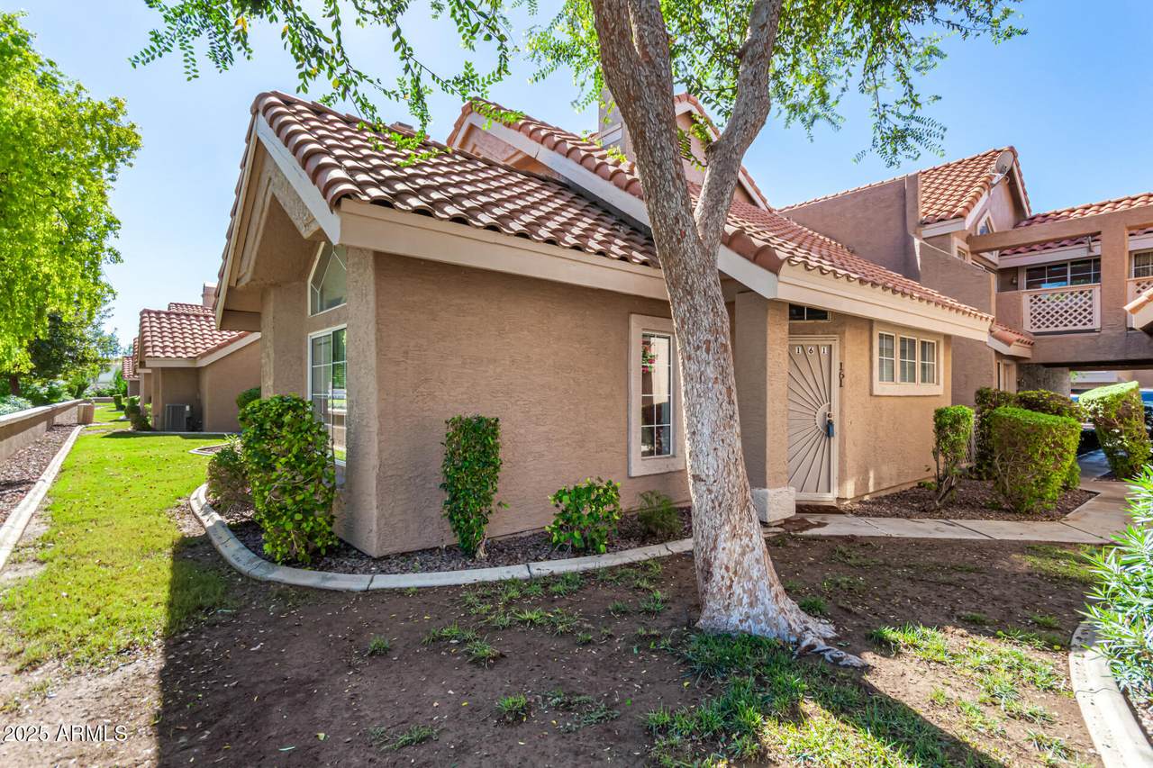 1633 Lakeside Drive - Photo 1
