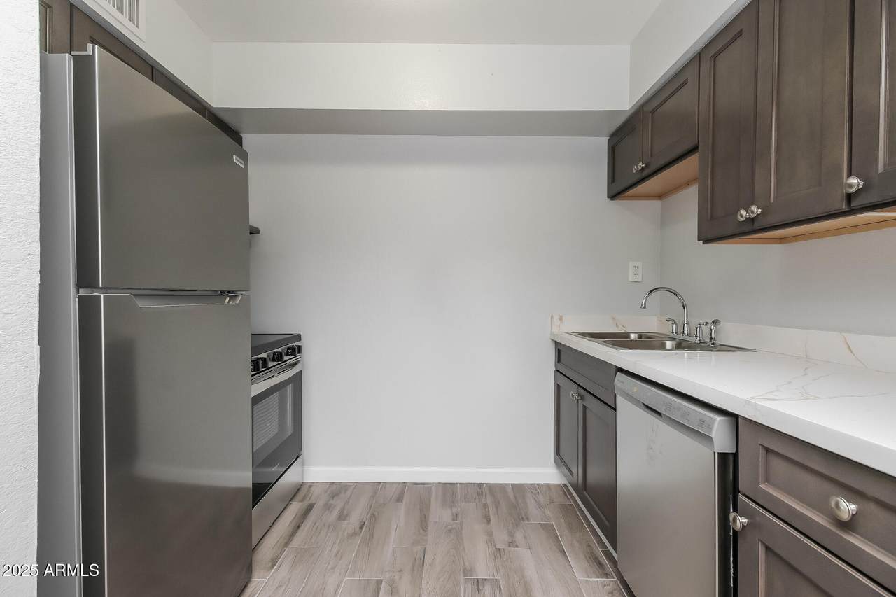 1050 University Drive - Photo 1