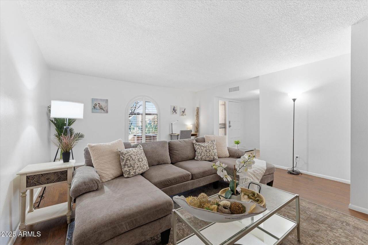 516 Hobson Plaza - Photo 1