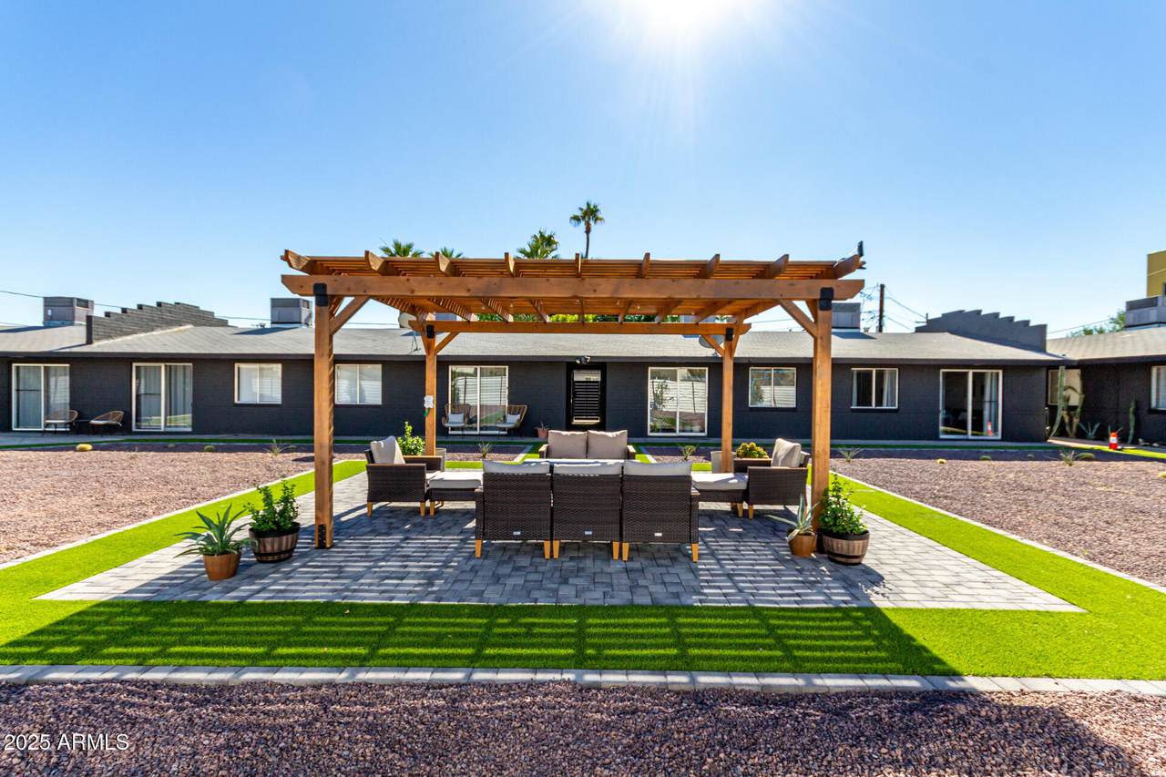 4142 10TH Street - Photo 1