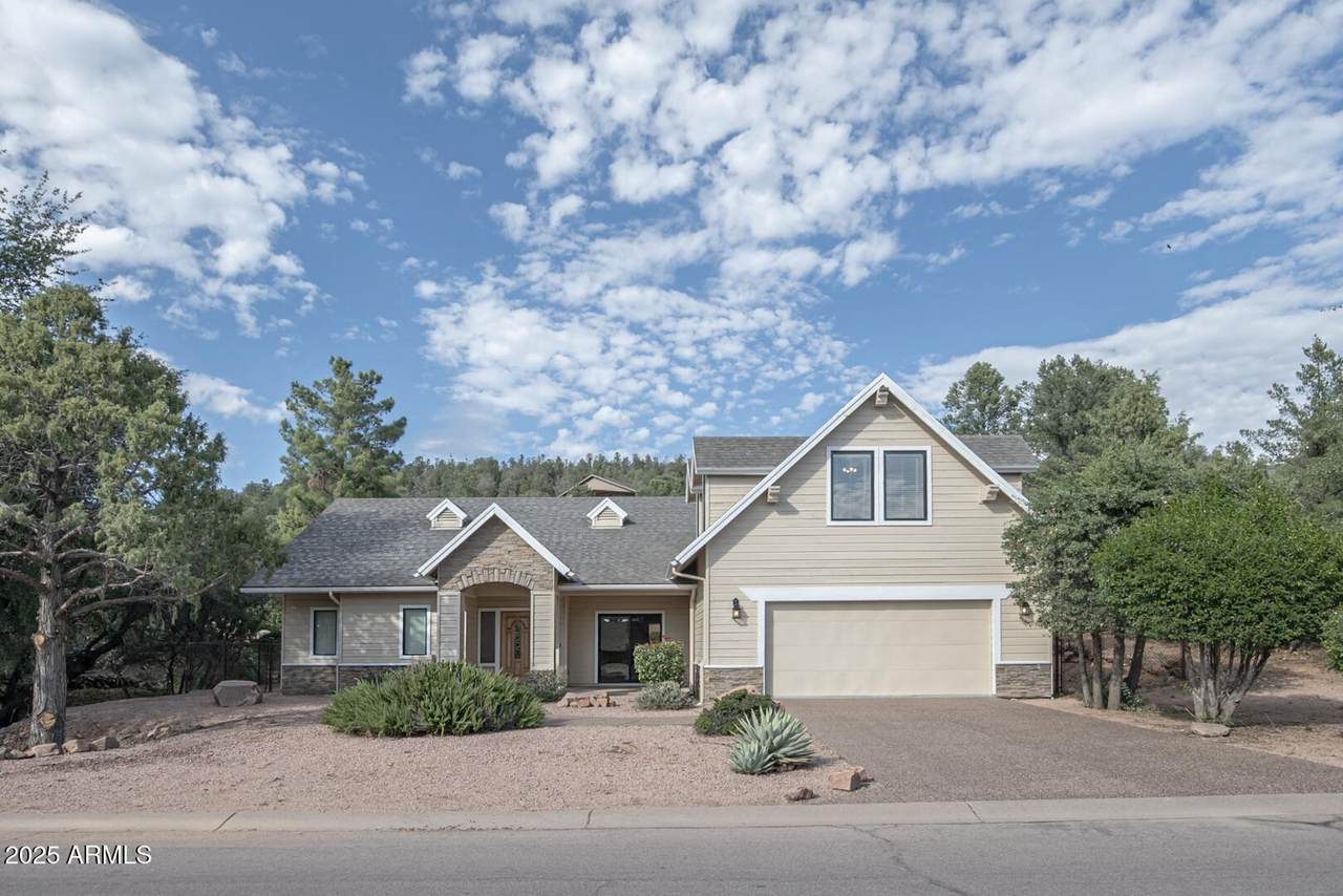 830 Sherwood Drive - Photo 1