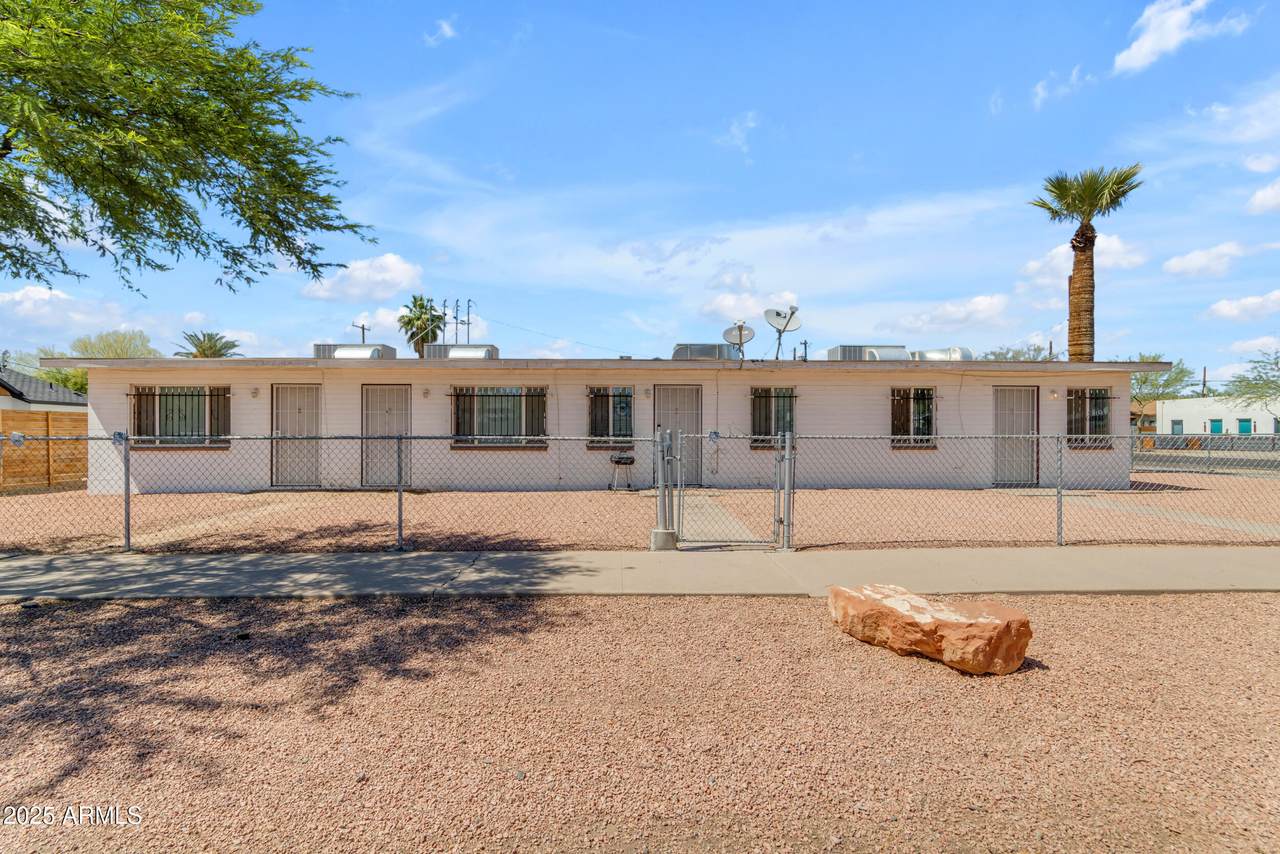 502 11TH Street - Photo 1