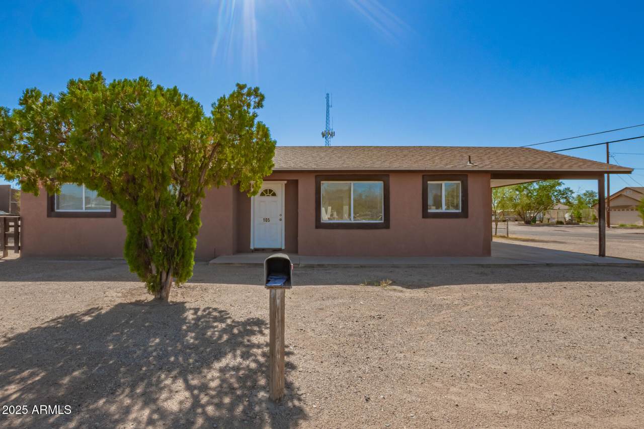 105 8TH Street - Photo 1