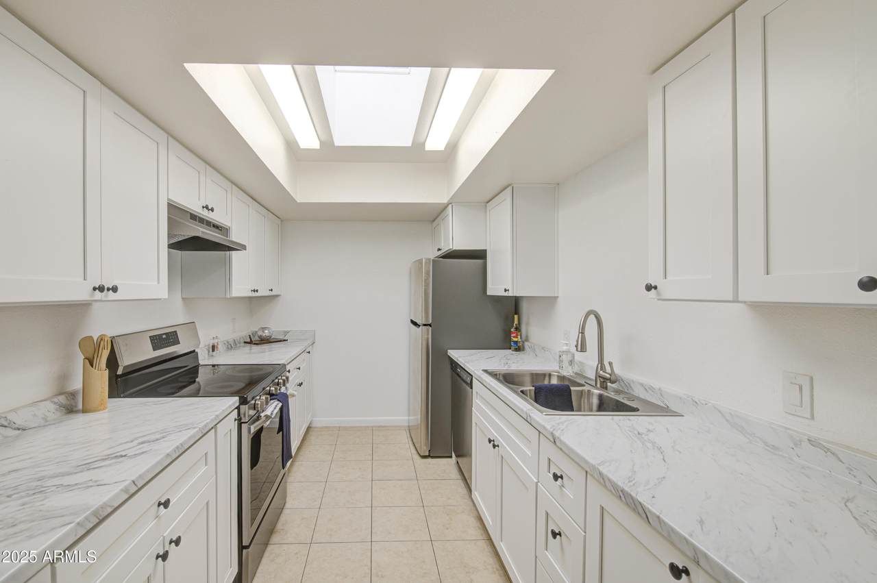 712 Lebanon Lane - Photo 1