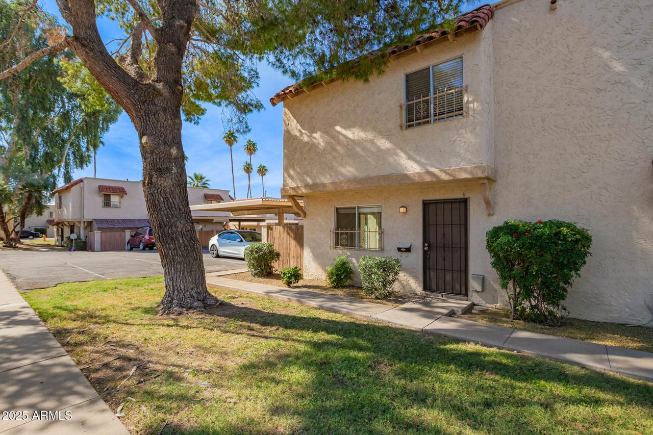 1229 Townley Avenue - Photo 1