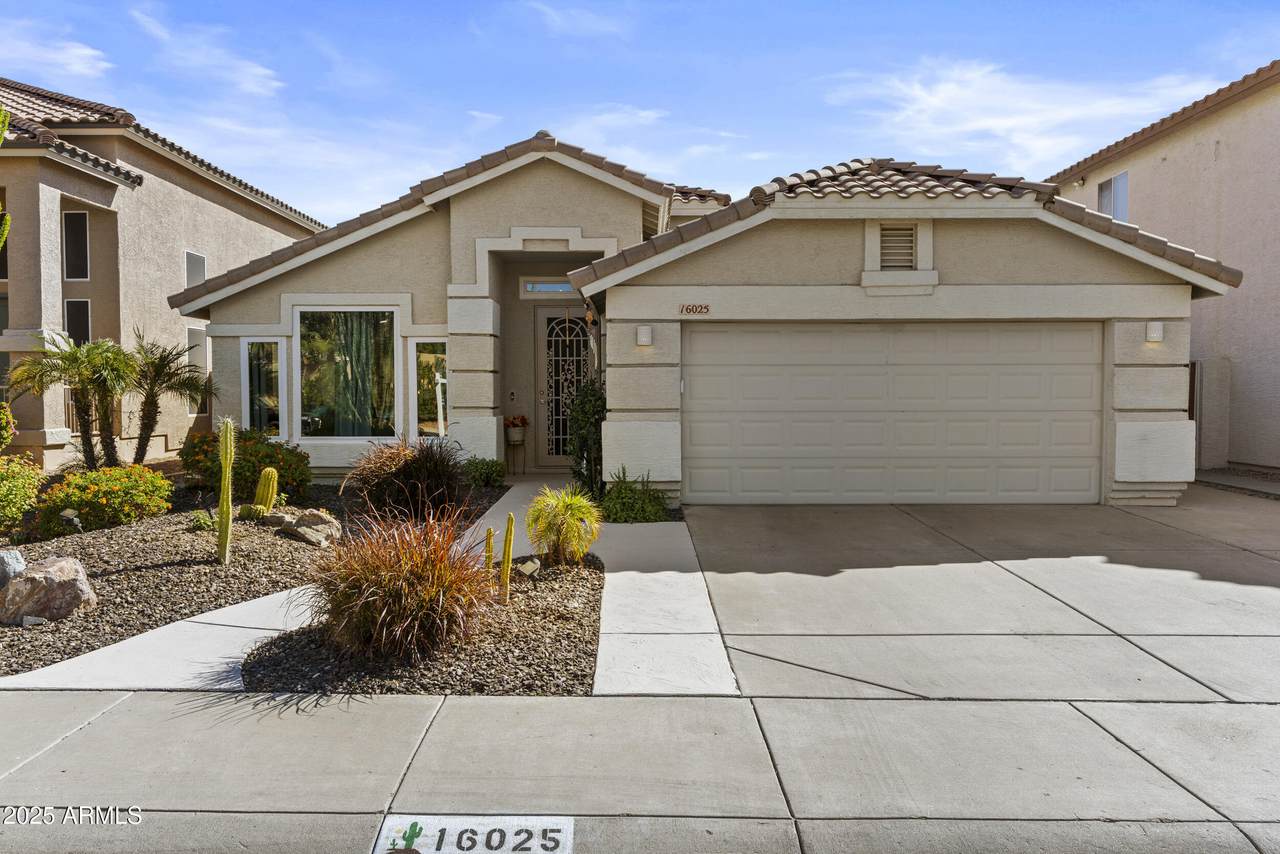 16025 10TH Place - Photo 1