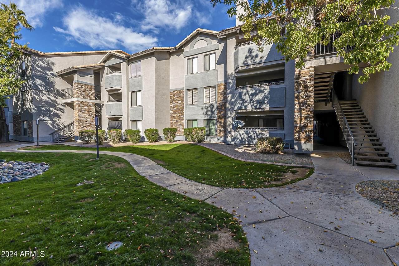 2025 Campbell Avenue - Photo 1