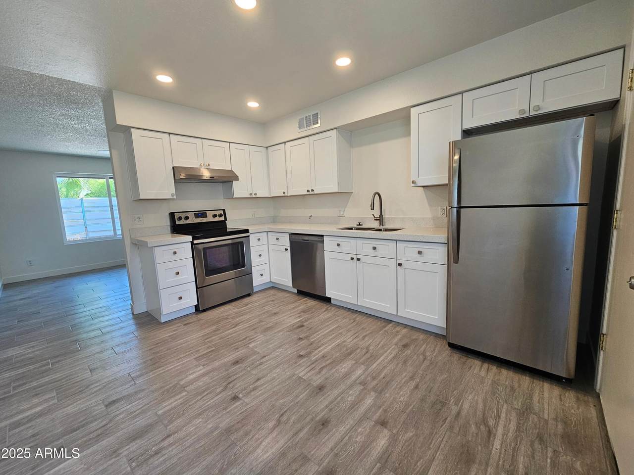 2535 Missouri Avenue - Photo 1