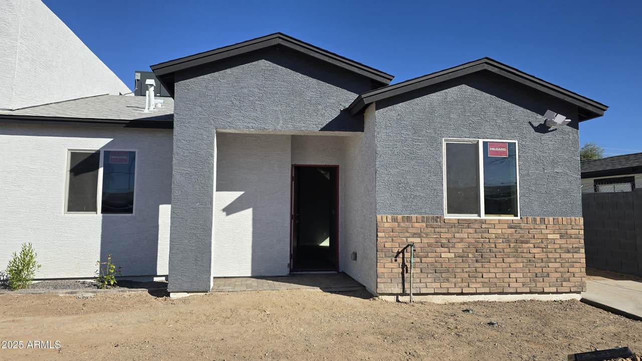 732 Carol Avenue - Photo 1