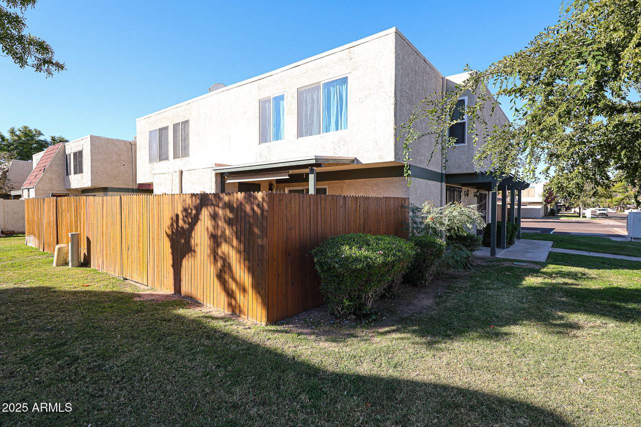 5917 Townley Avenue - Photo 1