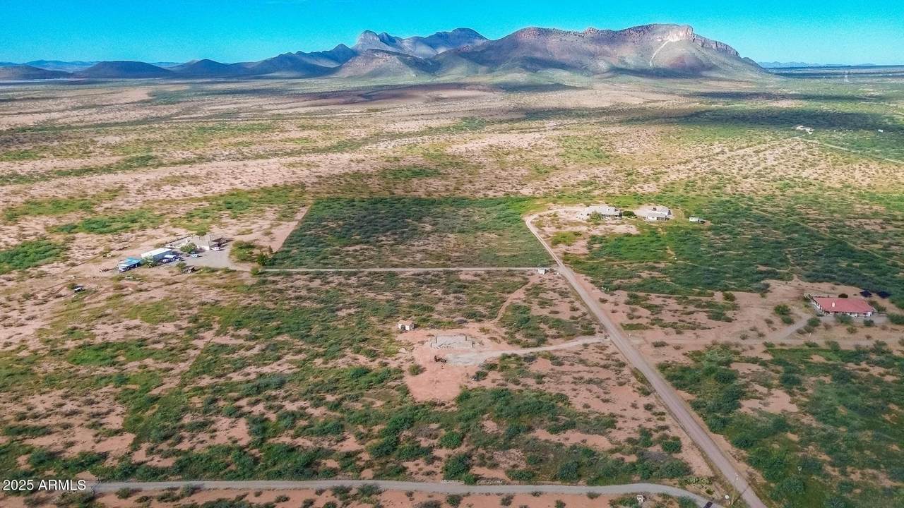 988 El Rancho Boulevard - Photo 1